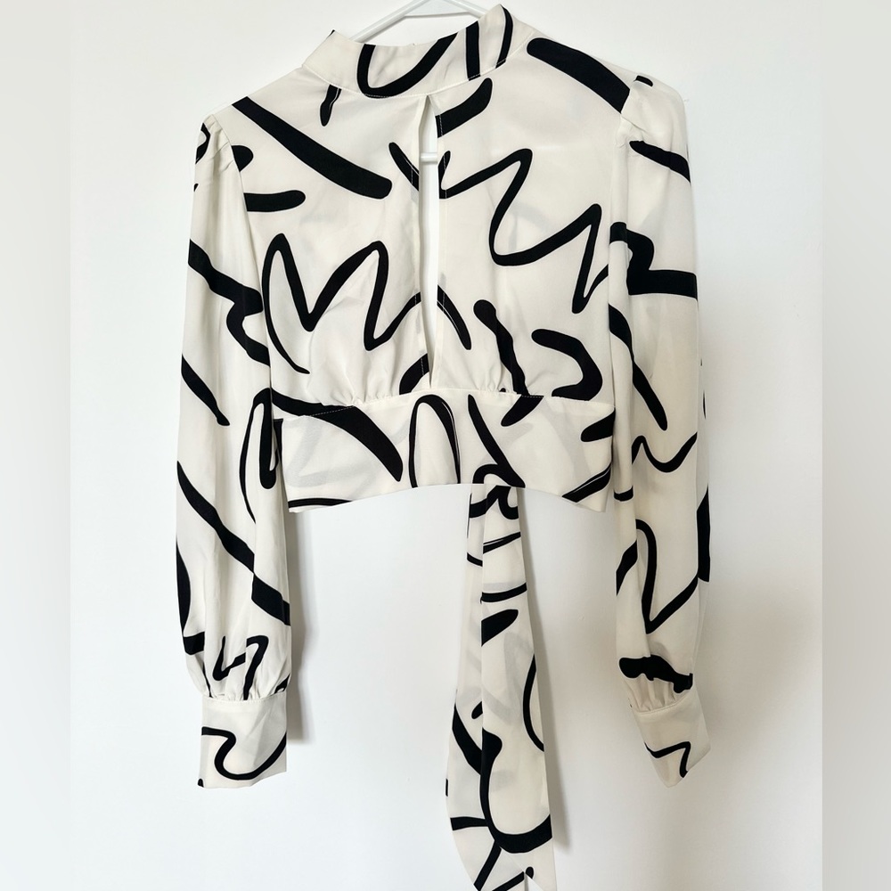 Black and white crop top blouse
